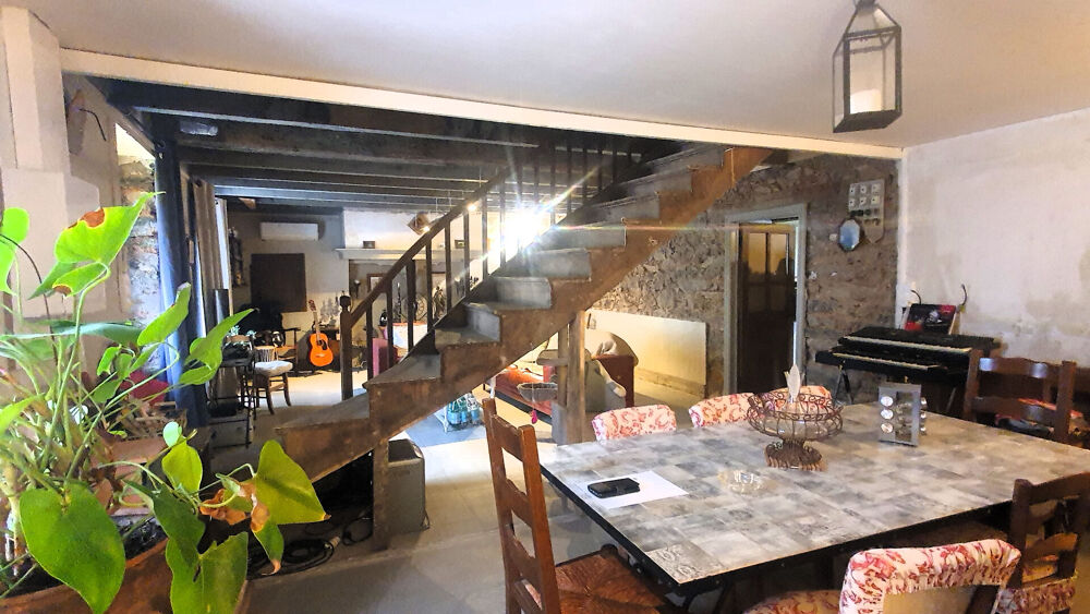 Maison rénovée avec jardin et dépendance 5 chambres possibles Proche commodités