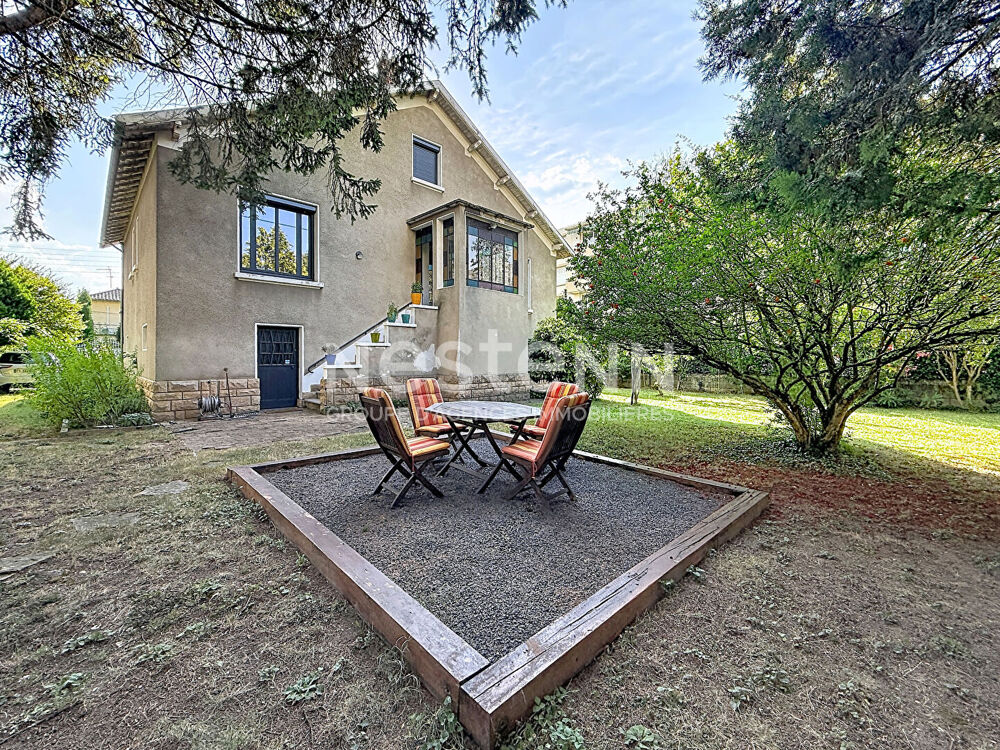 Grande Maison Familiale Individuelle avec 4 chambres Annexes sur grand Terrain - 69500 BRON
