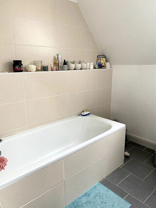  Appartement à louer 4 pièces 109 m²
