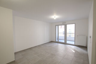  Appartement à louer 3 pièces 63 m²