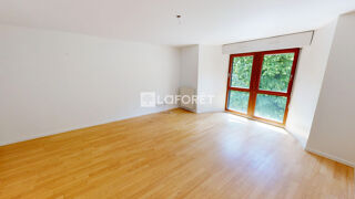  Appartement à louer 4 pièces 84 m²