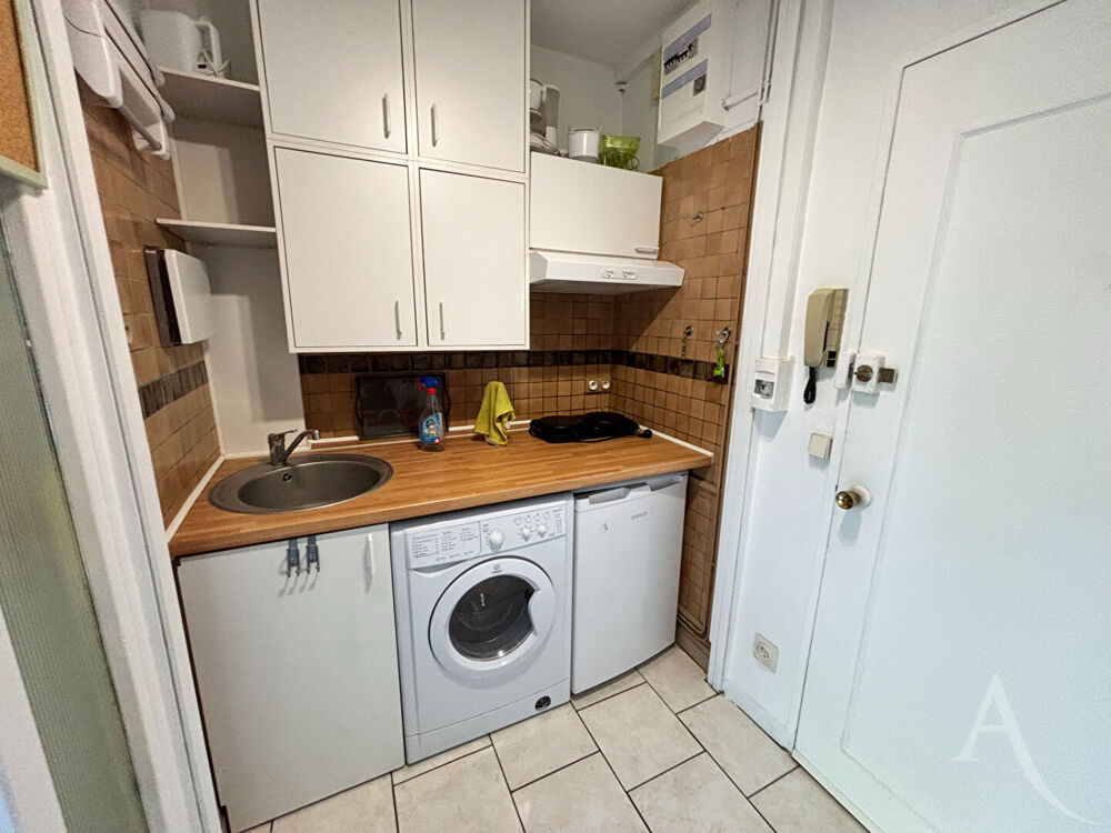 Location Appartement Studio meublé avec parking Chateauroux