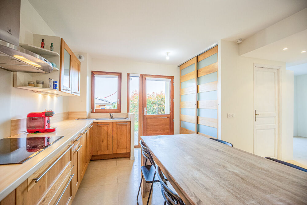 AGENCE IMMOBILIERE LAFORET - EXCLUSIVITE - "CYPRÈS" - POISY - APPARTEMENT REZ-DE-JARDIN T3 de 63,66m² - CAVE - PLACE PRIVATIVE C