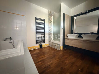  Appartement à louer 3 pièces 104 m²