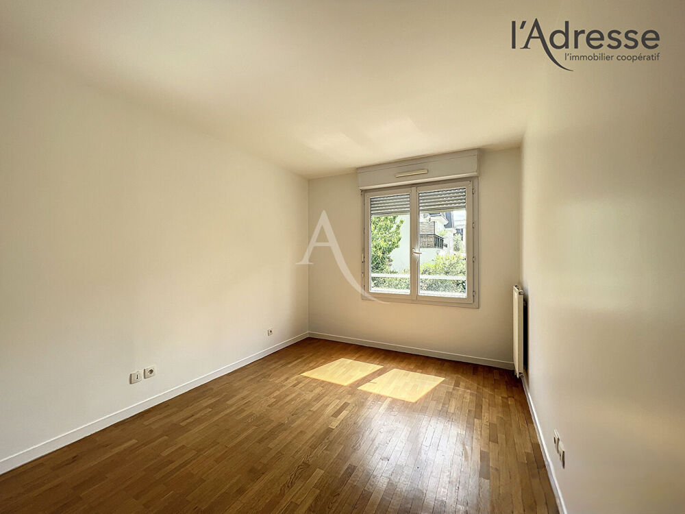 Location Appartement PUTEAUX/ Pierre Curie Appartement 2 pièces - 1 BOX - 1 Cave Puteaux