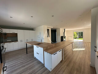  Maison � vendre 7 pi�ces 205 m�