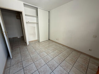  Appartement à louer 3 pièces 96 m²