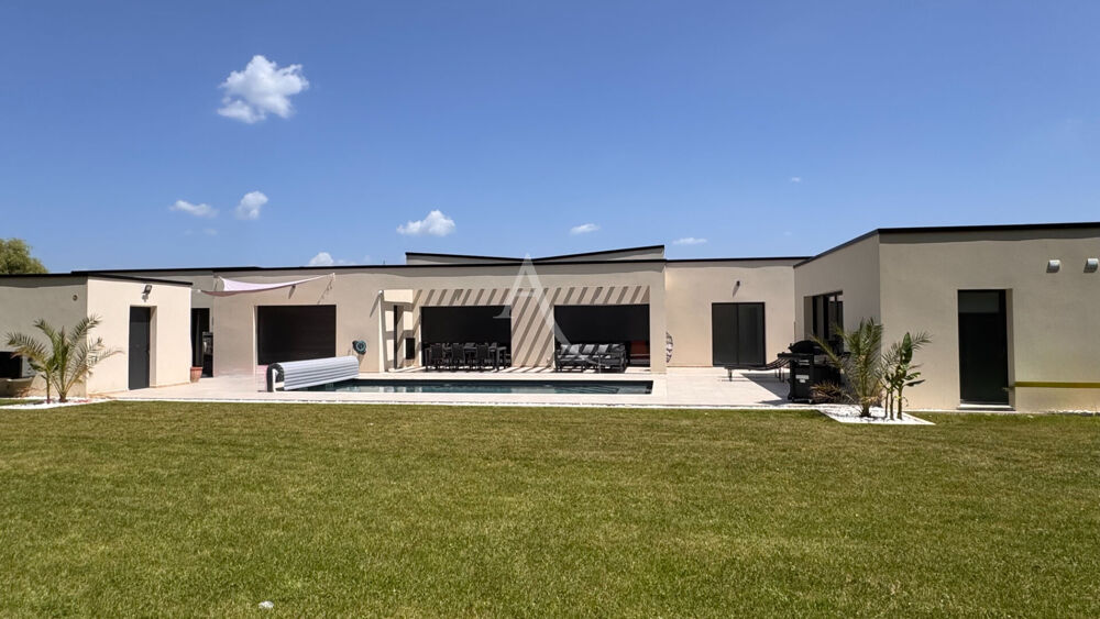 Maison 8 pièces 263 m² · à Romorantin Lanthenay · 263 m² · 609 000 €