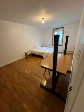  Appartement à louer 4 pièces 70 m²