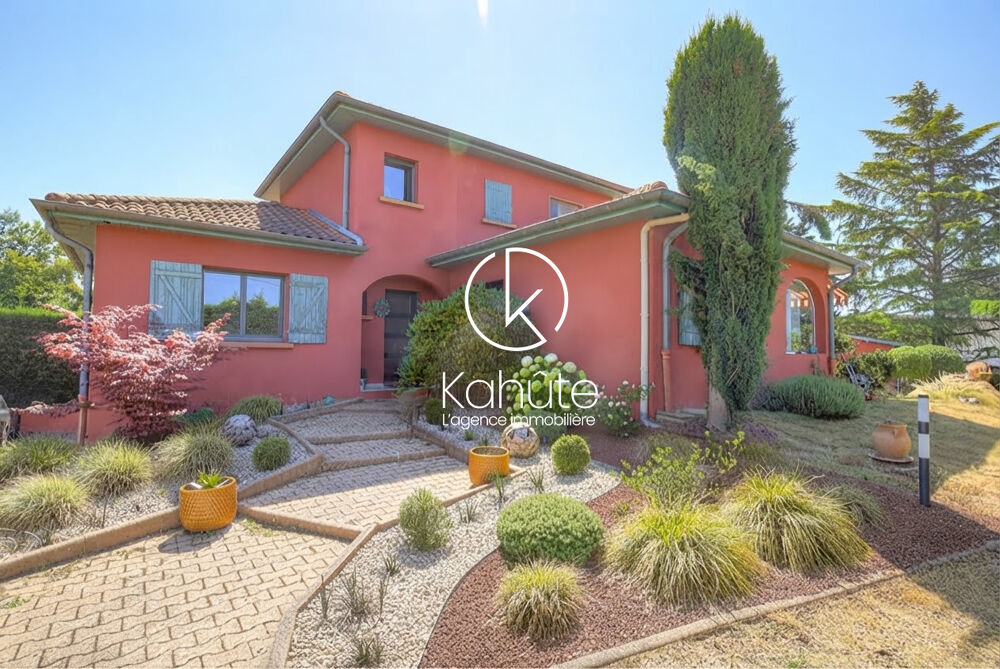 Vente Maison Maison familiale rénovée 176 m²  Terrain arboré 1 370 m²  Avec piscine proche la tour de Salvagny et charbonnières Charbonnieres les bains