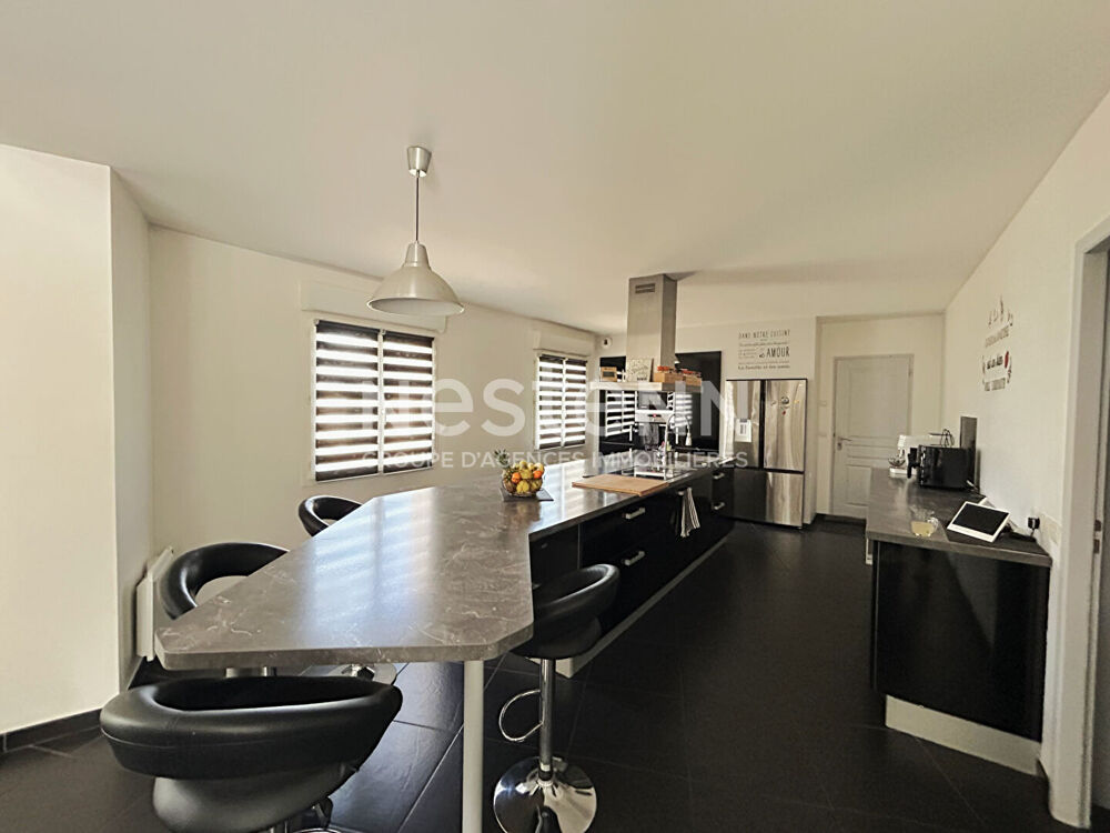 Vente Maison Maison contemporaine 3 chambres et une mezzanine sans travaux avec garage et piscine Chabris