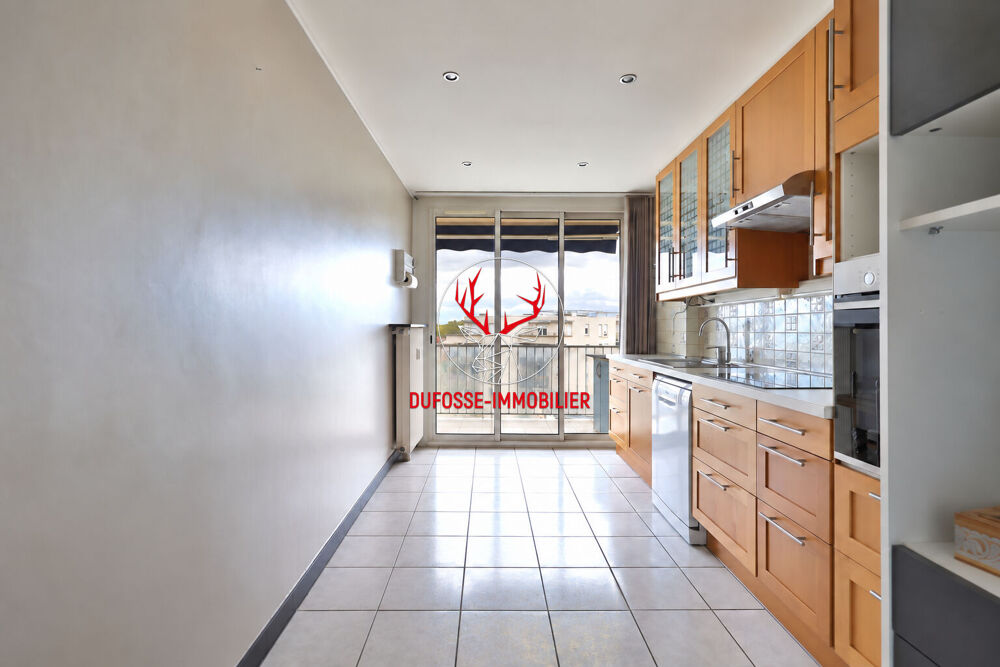 Vente Appartement BRON :  APPARTEMENT T4 DE 71 M² - 3 CHAMBRES - DERNIER ÉTAGE - BALCON - PARKING :168 000 Bron