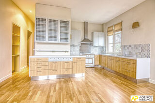  Appartement à vendre 6 pièces 184 m²