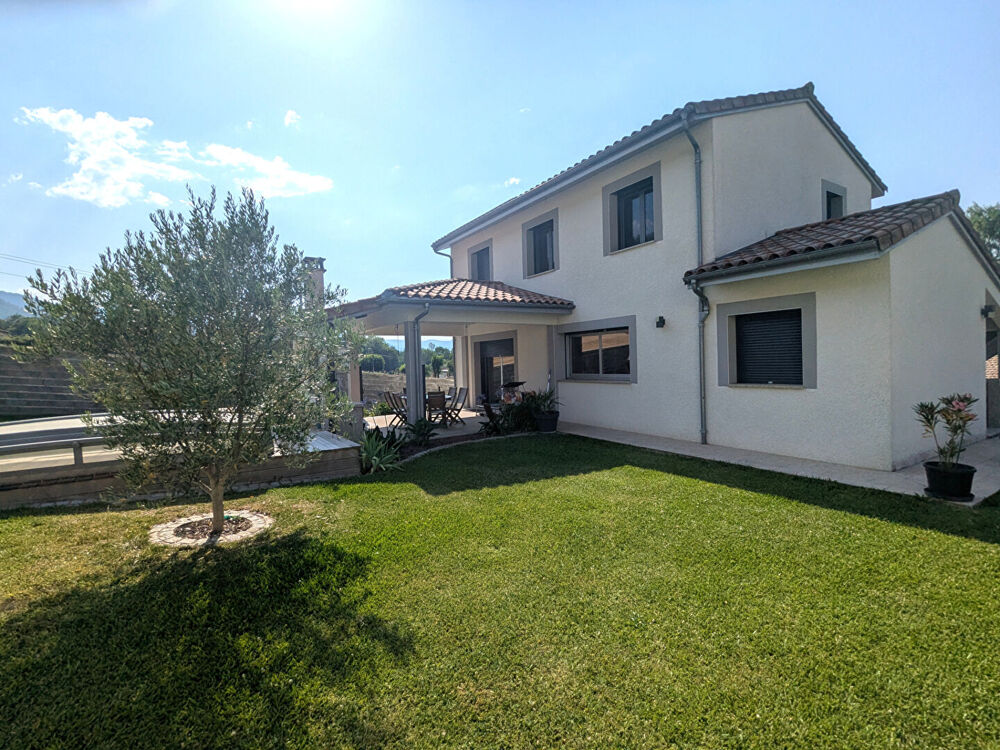 Maison de vie familiale confortable sans travaux avec jardin et piscine à Foix - 116 m2