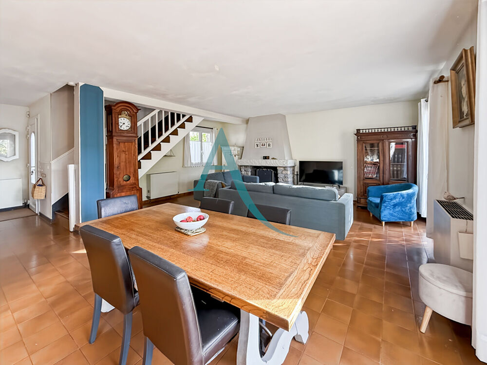 Maison Echarcon 8 pièce(s) 149 m2
