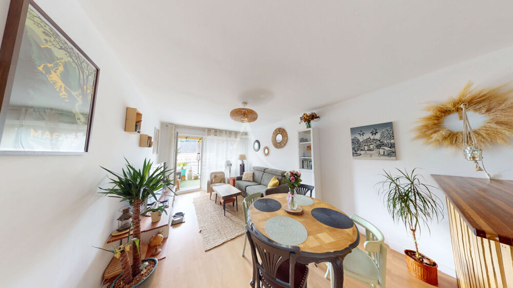 APPARTMENT T3 POITIERS CENTRE PARKING TERRASSE ET CAVE