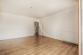  Appartement à louer 3 pièces 66 m²