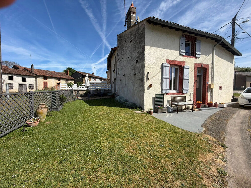 HAUTE-VIENNE ? Jolie petite maison de campagne entièrement rénovée et prête à emménager.