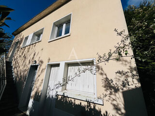 Immeuble  vendre 10 pices 215 m Angers
