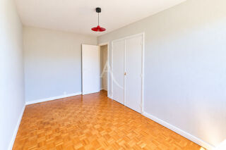  Appartement à louer 5 pièces 85 m²
