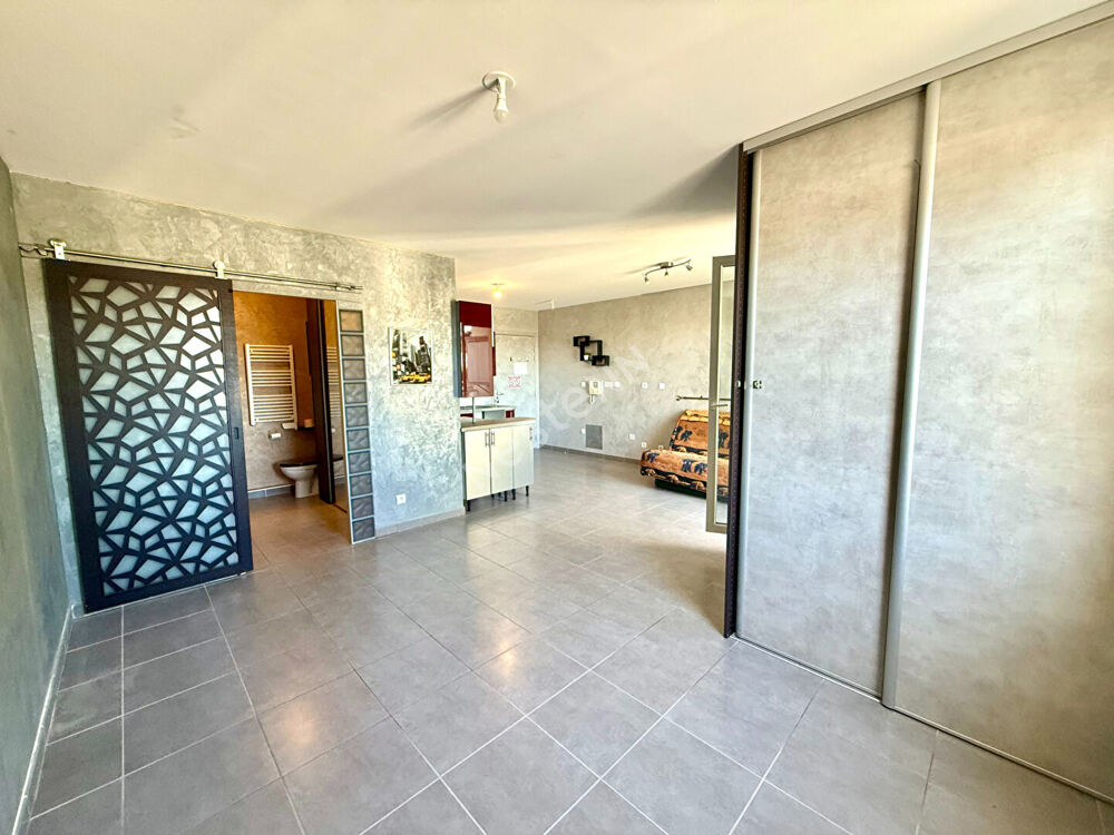 Vente Appartement Appartement La Ciotat de 2 pièces de 33.27 m² avec garage dans résidence avec piscien La ciotat