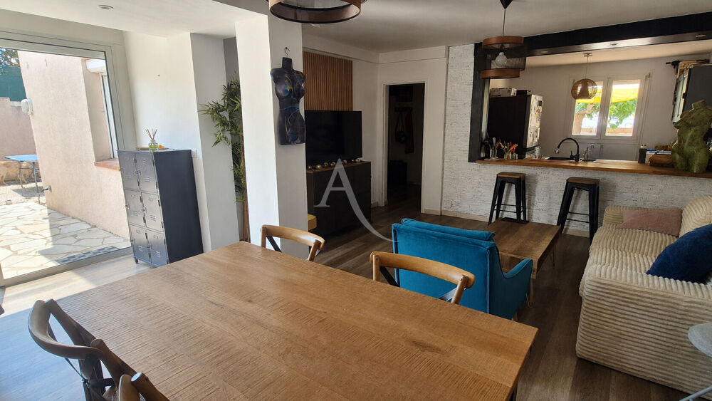 Maison familiale 108.5m² 4 chambres avec deux suites, garage aménagé et jardin