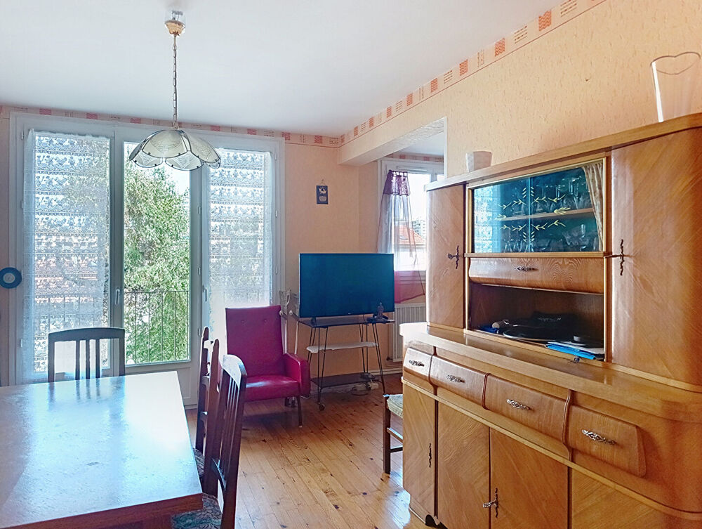 EXCLUSIVITÉ - SAINT-ÉTIENNE FAURIEL - T4 de 68,97 m² | 2 chambres - Garage en option - Beau potentiel - Proche Écoles et Commodi