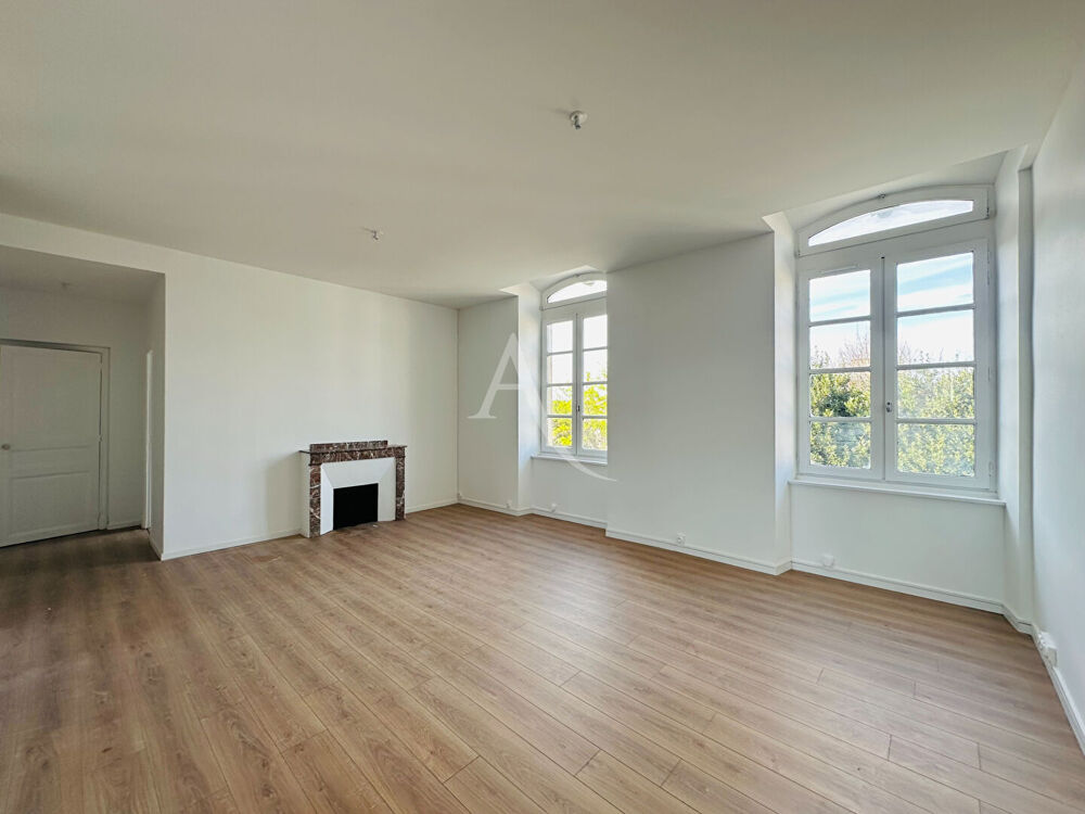 APPARTEMENT 2 CHAMBRES ENTIEREMENT RENOVE A BRAM