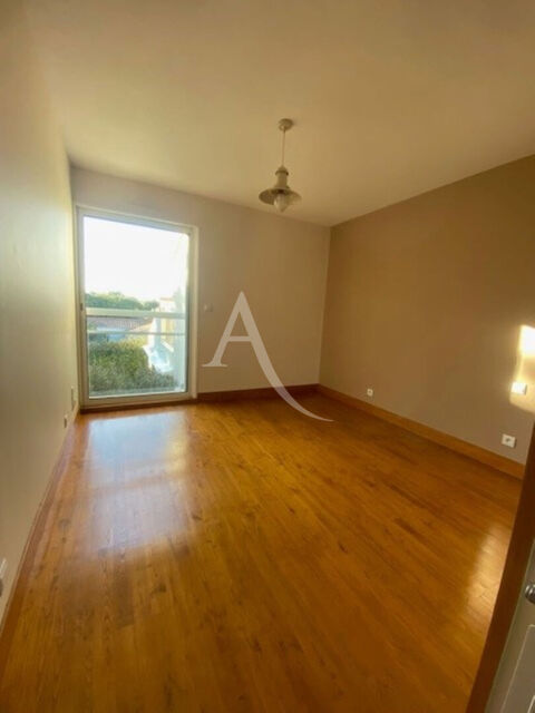  Maison � louer 5 pi�ces 180 m�