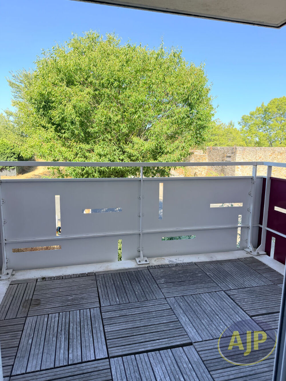 APPARTEMENT T3 TERRASSE COUERON