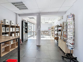 Immeuble à vendre 6 pièces 181 m²