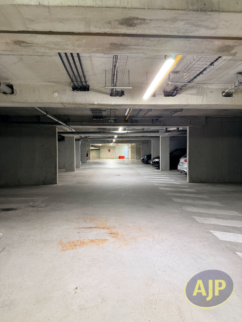 Vente Parking/Garage PARKING EN SOUS SOL ST HERBLAIN BOURG Saint herblain
