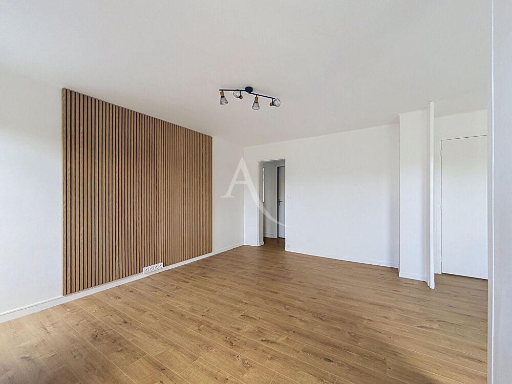 Vente Appartement Appartement - 4 pièces - 2 chambres - balcons - cave - stationnement Laval