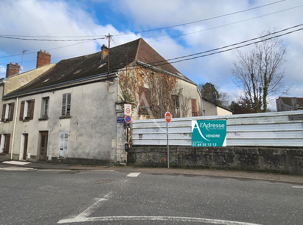 Immeuble / Maison Dourdan de 20 pièces entre 300 à 360 m2