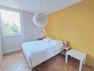  Appartement à louer 4 pièces 80 m²