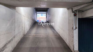  Parking / Garage � louer 
