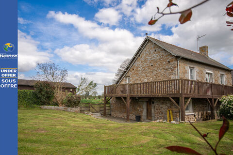   SOUS-COMPROMIS - ILLE ET VILAINE, BRETAGNE, près de Saint-James, maison de campagne individuelle de 3 chambres, écuries, 8340m2 Maison - 6 pièce(s) - 109 m²