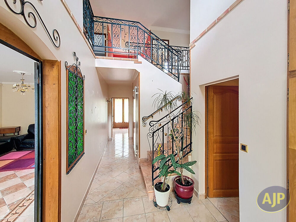 Vente Maison Maison Montaigu Vendee 8 pièce(s) 191 m2 Montaigu vendee