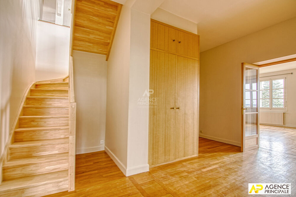 Vente Appartement Versailles Glatigny Appartement d'exception 6 pièces duplex 184.40 m²  situé au 1er et dernier étage d'une propriété divisée. En Versailles