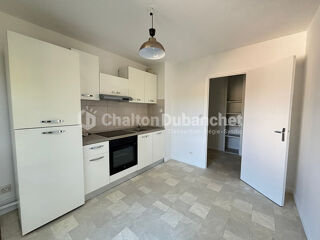  Appartement à louer 4 pièces 74 m²