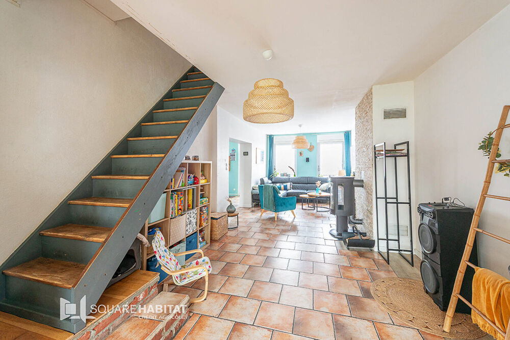 Vente Maison Coup de coeur  Maison individuelle rénovée 115 m², jardin et poêle à pellets Aubry du hainaut