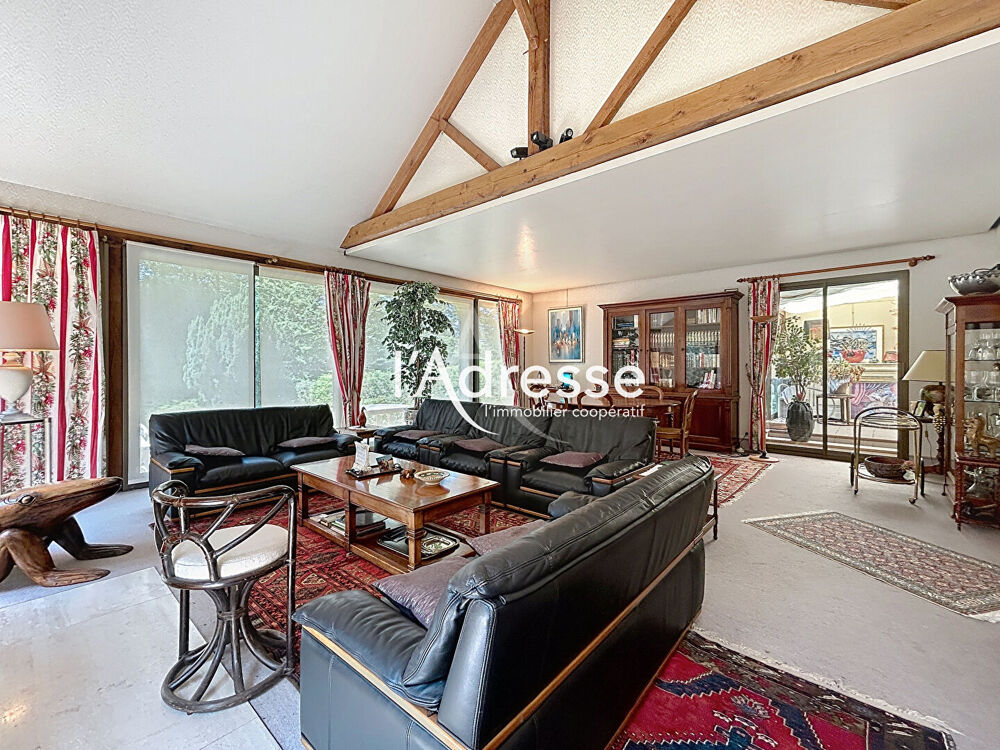 Maison 160 m² à rénover - Environnement verdoyant proche toutes commodités - Beau terrain
