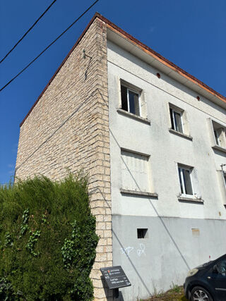  Immeuble à vendre 15 + pièces 250 m²