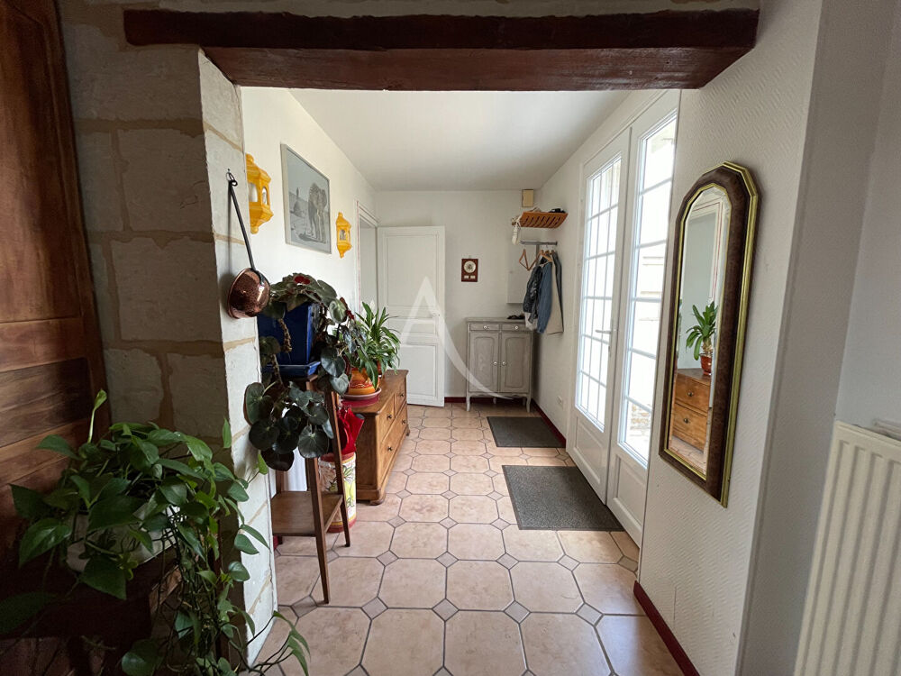 Maison familiale avec jardin à Varrains - 4 chambres - Terrain de 533 m²