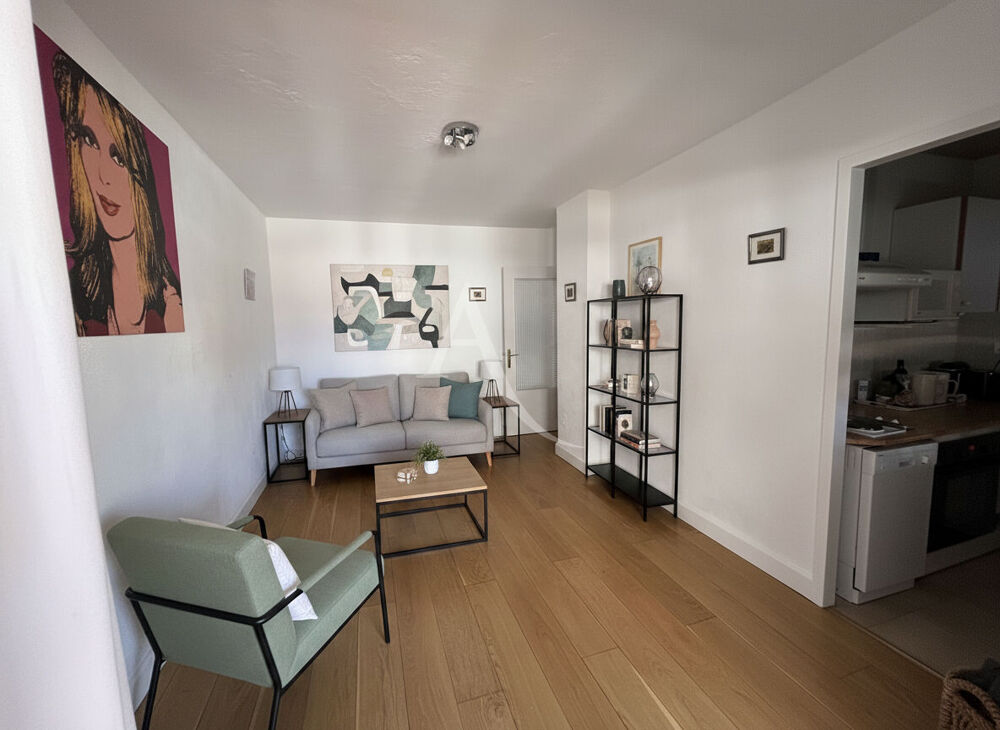 Vente Appartement Studio Cannes 1 pièce 28 m2 avec une grande terrasse. Cannes