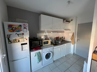 Location Appartement À LOUER T2 location non meublée dans résidence récente avec ascenseur, balcon et place de parking en sous sol secteur gare 630 / Perpignan