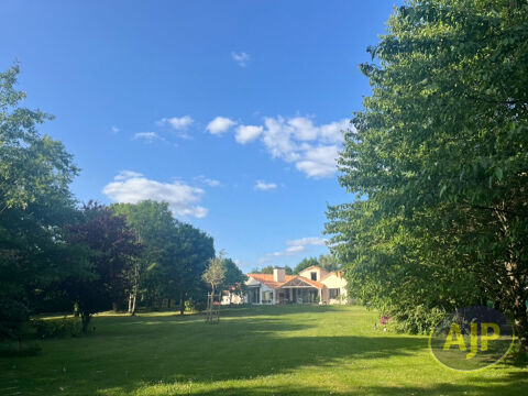   � VENDRE VILLA D'ARCHITECTE AVEC PARC PAYSAGER ET PISCINE Maison - 6 pi�ce(s) - 186 m�