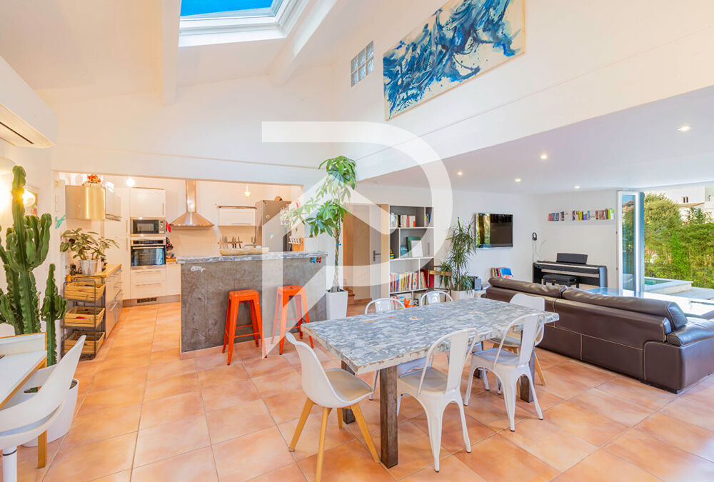 Sublime Maison Marseille 4 pièce(s) 115 m2 + Piscine + box