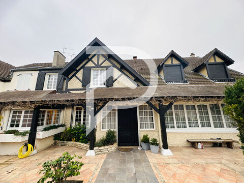   CORMONTREUIL - NOUVEAUTE - A VENDRE - Maison de type 6 avec ext�rieur et garage Maison - 6 pi�ce(s) - 255 m�