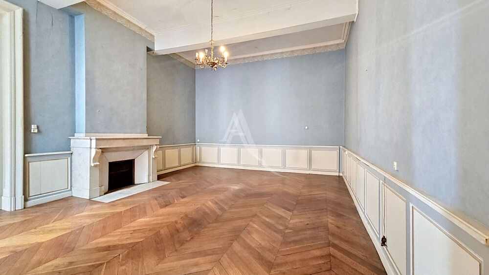 Castelsarrasin ensemble immobilier de caractère.